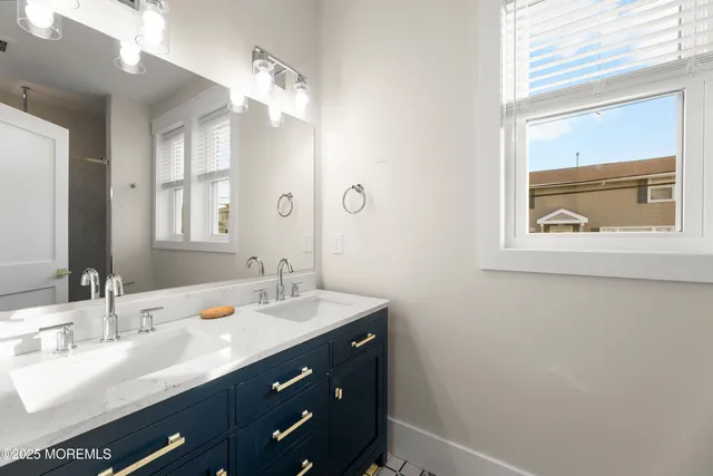 $3,850,000 | 18 Mea Lane, Beach Haven, NJ 08008