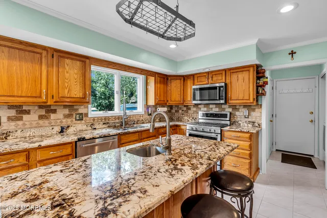 $899,000 | 70 Desai Court, Freehold, NJ 07728