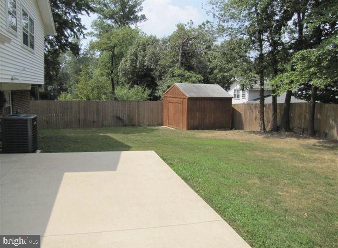 6002 Meriwether Lane Springfield, VA 22150 - Photo 4 of 28