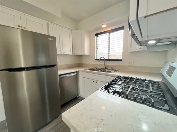 $2,850 | 9912 Continental Drive, Huntington Beach, CA 92646