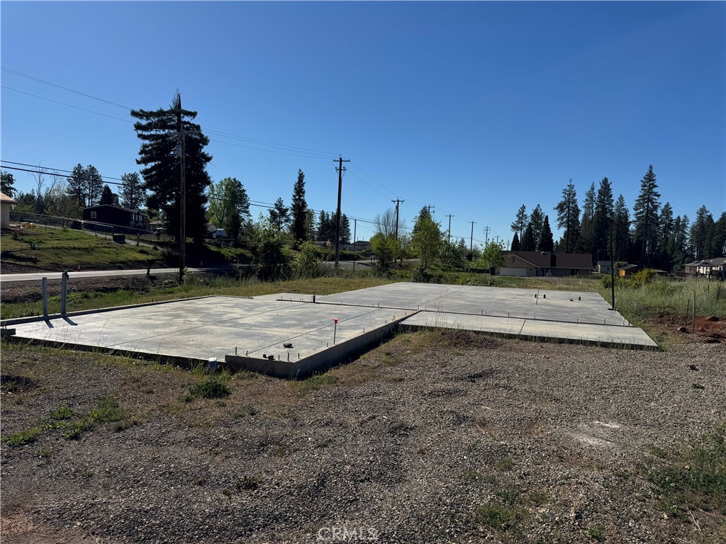 1720 Timber Lane Paradise, CA 95969 - Photo 3 of 5 a view of a basketball court