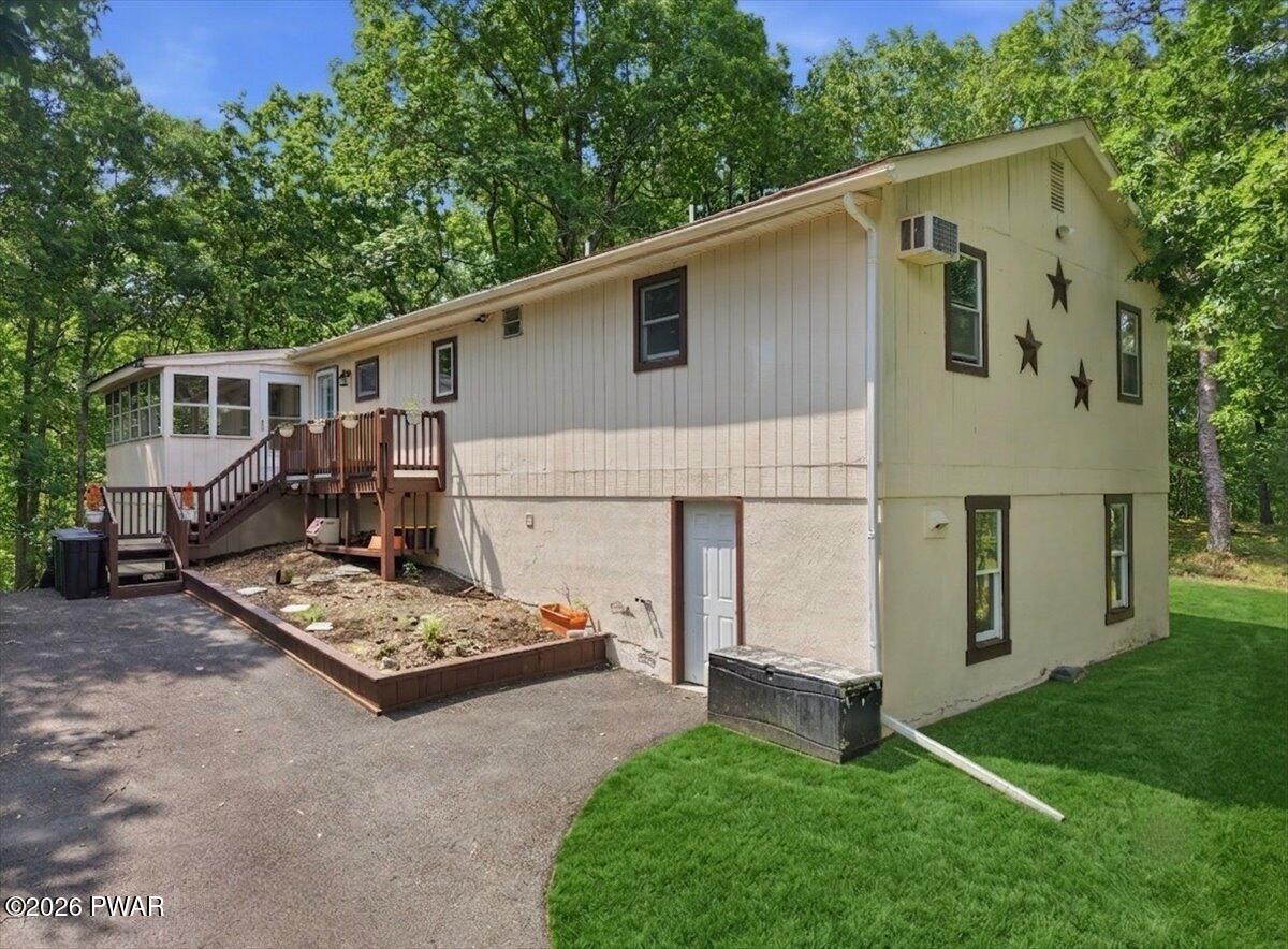 198 Edinburgh Road Bushkill, PA 18324 - Photo 2 of 88