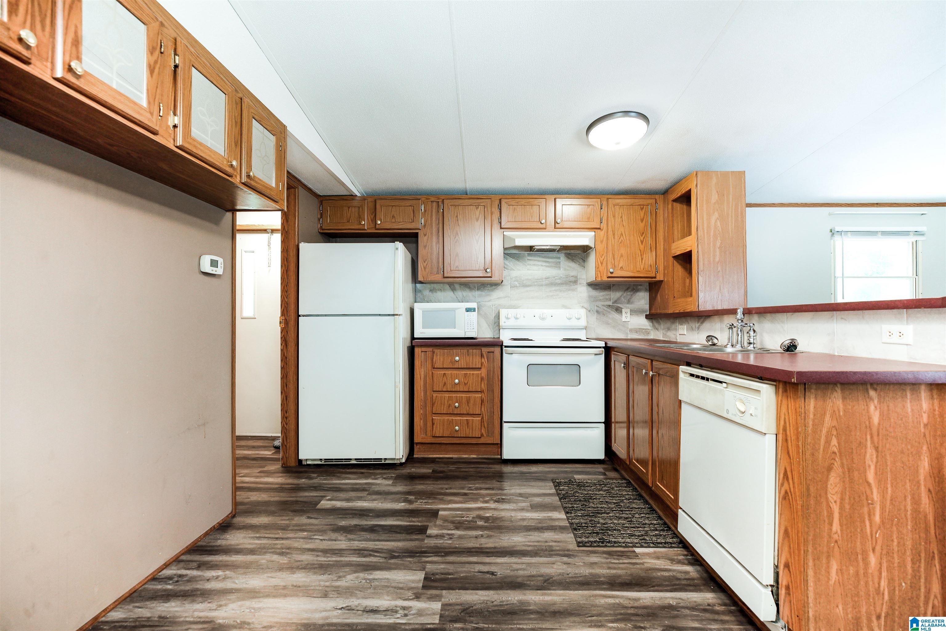 76 Lakeview Drive Leeds, AL 35094 - Photo 8 of 32