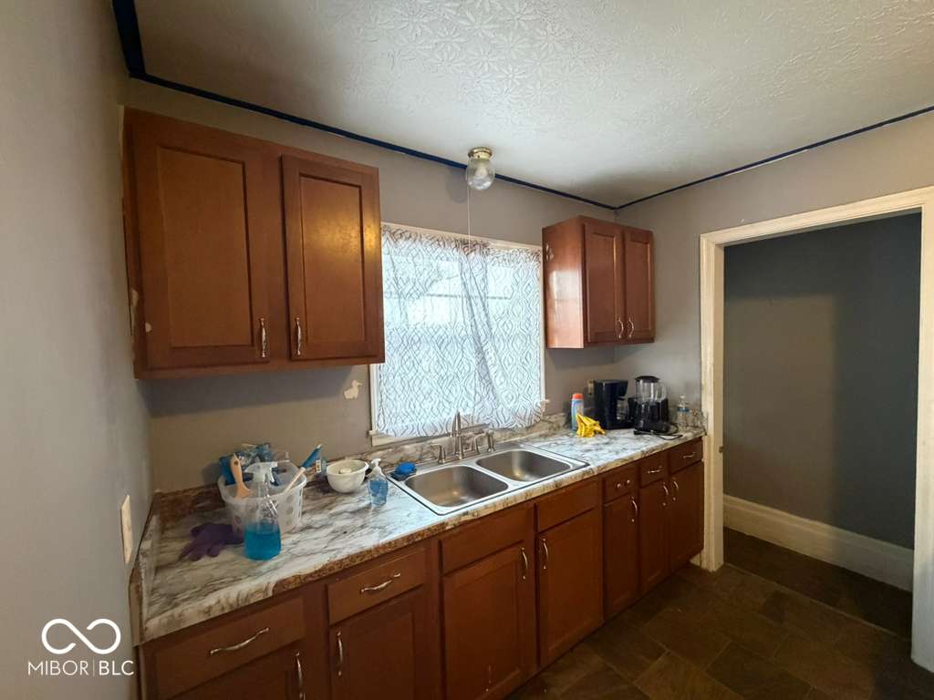 3701 North Riley Avenue Indianapolis, IN 46218 - Photo 4 of 12