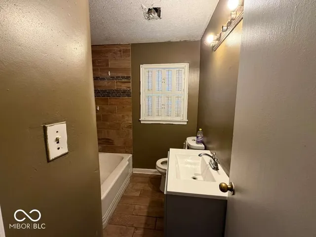 $160,000 | 3701 North Riley Avenue, Indianapolis, IN 46218