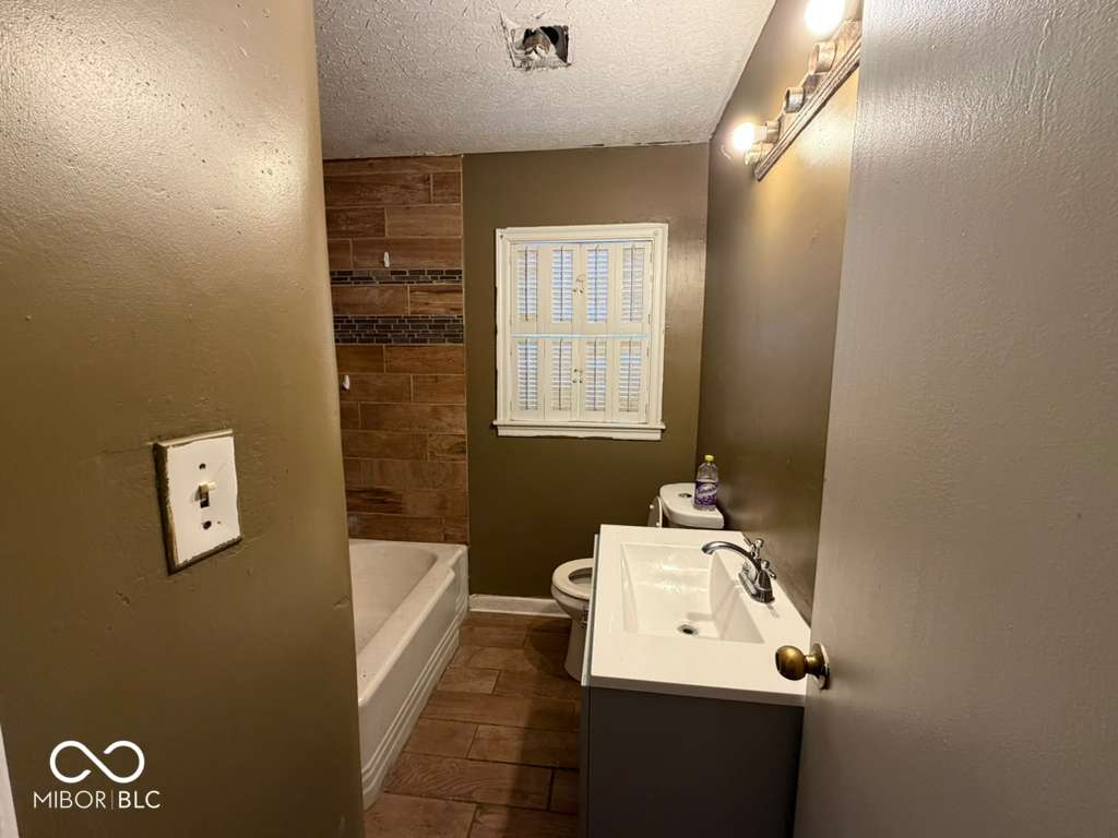 3701 North Riley Avenue Indianapolis, IN 46218 - Photo 9 of 12