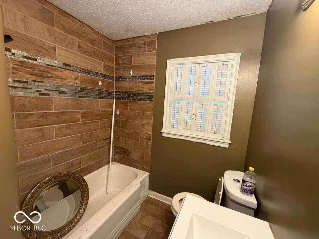 3701 North Riley Avenue Indianapolis, IN 46218 - Photo 10 of 12