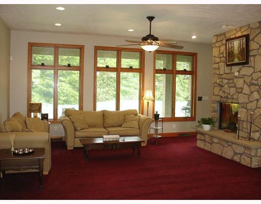 425 Vankirk Ridge Road Washington, PA 15301 - Photo 3 of 18 Living Room.