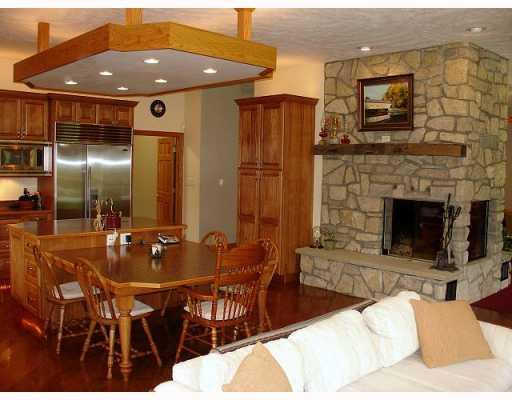425 Vankirk Ridge Road Washington, PA 15301 - Photo 7 of 18 Kitchen.