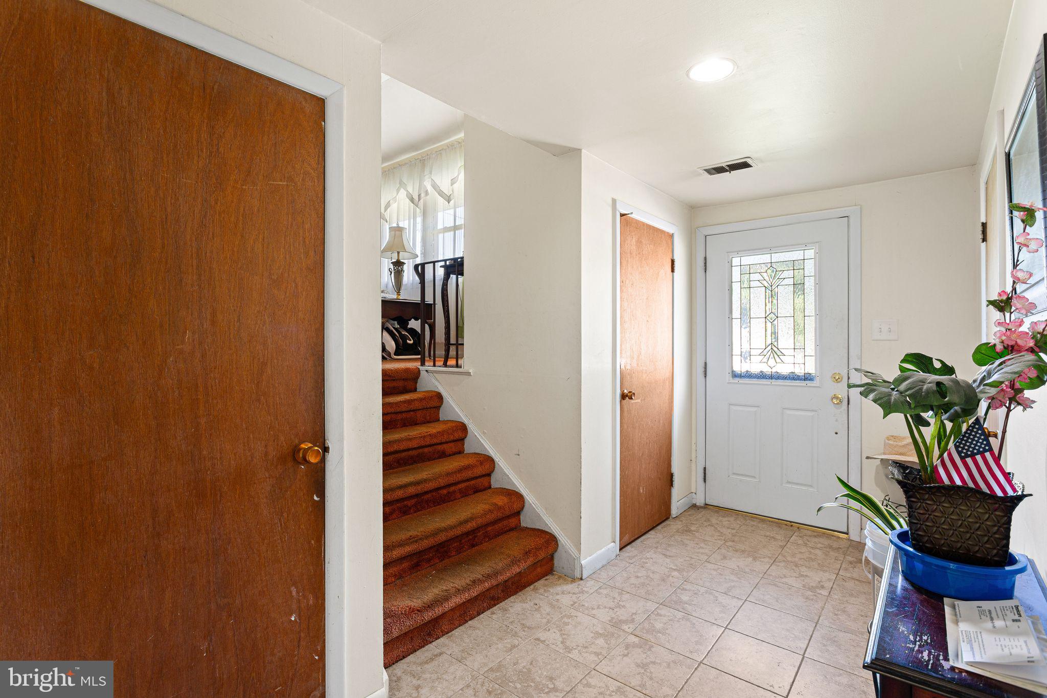413 Howard Road Cherry Hill, NJ 08034 - Photo 4 of 36 Gallery Image 4