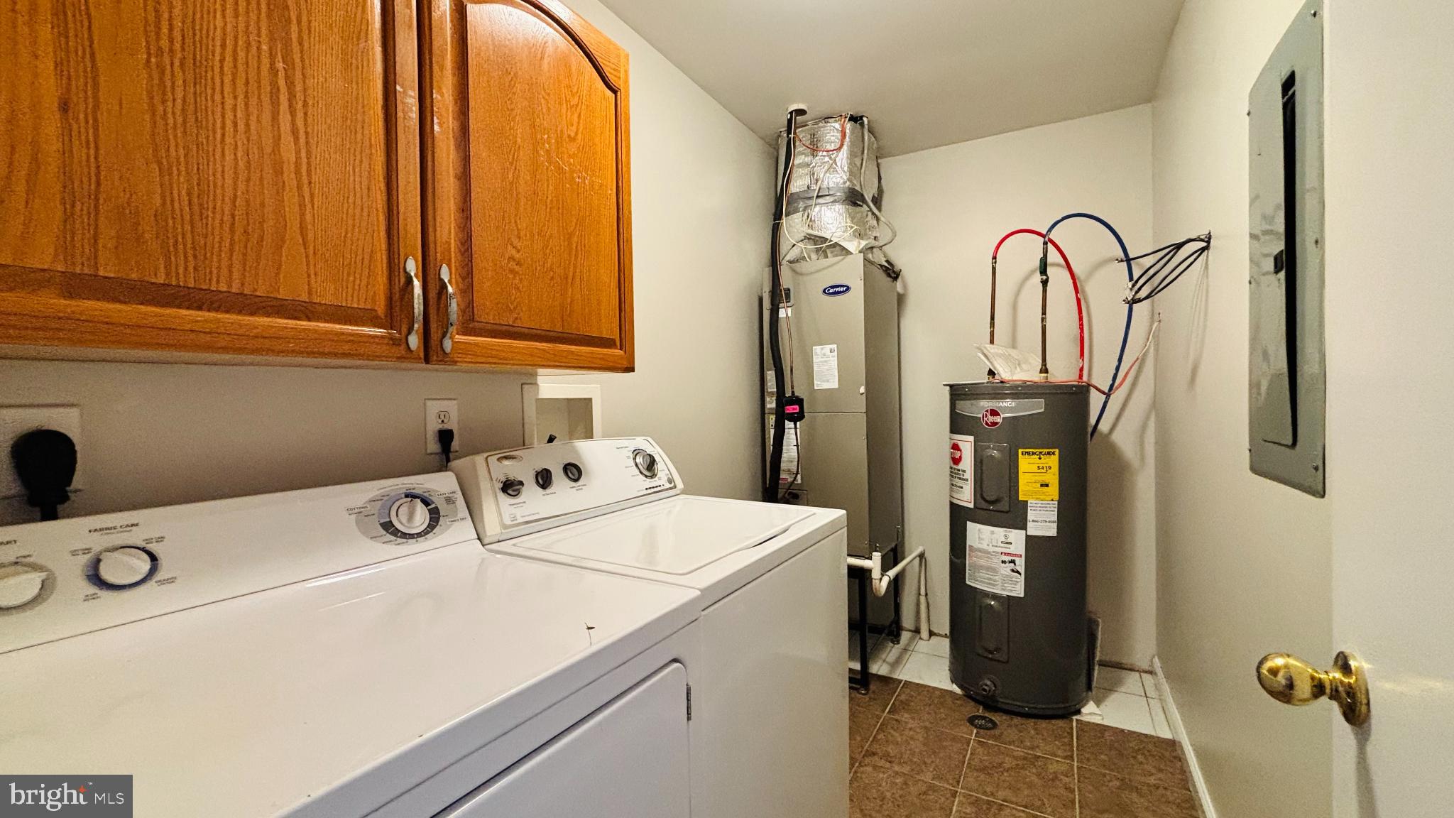 1925 South Bancroft Street Philadelphia, PA 19145 - Photo 10 of 12 a utility room with dryer and washer
