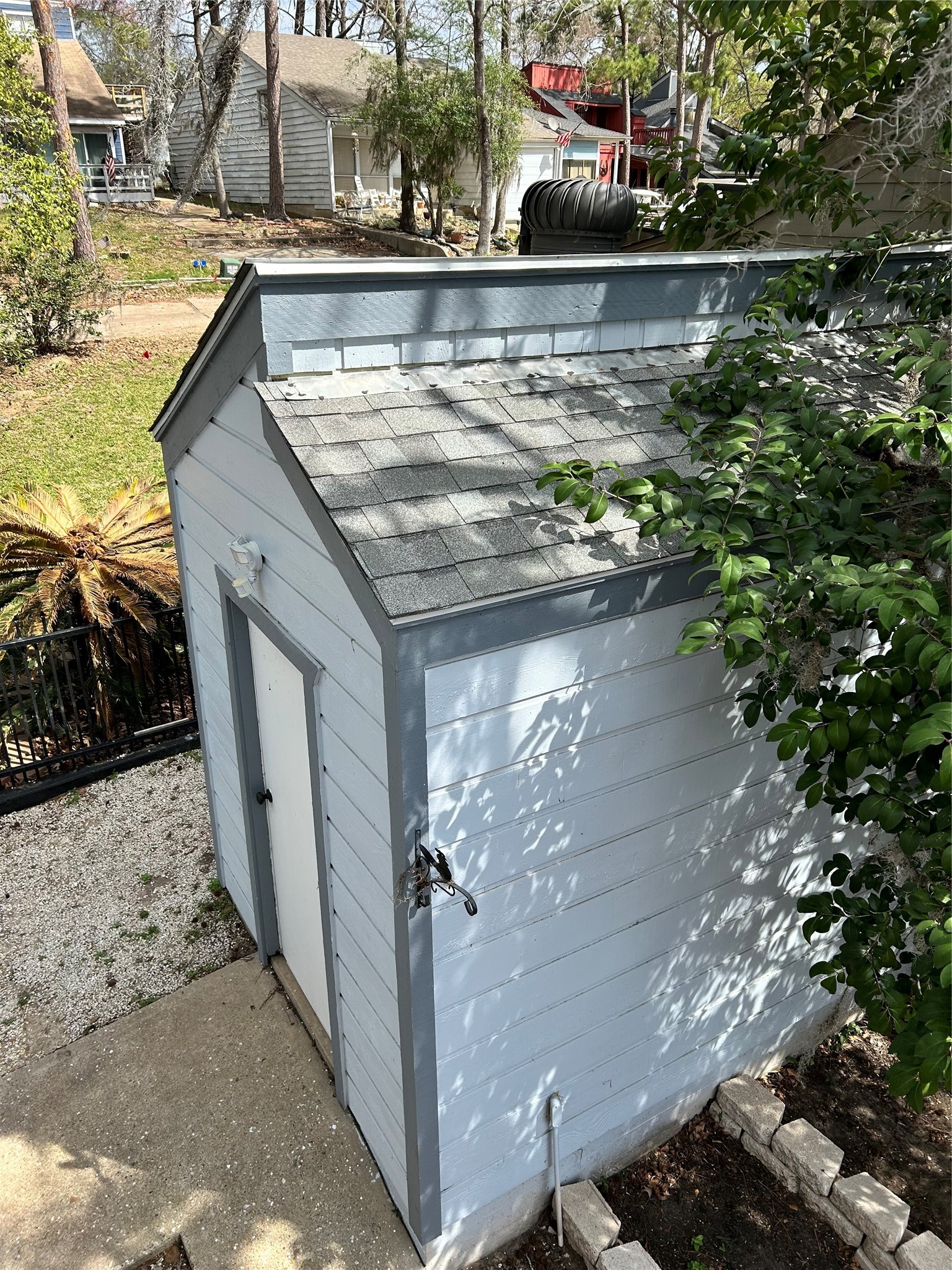 30 Harbour Lane Coldspring, TX 77331 - Photo 26 of 31 a view of fountain in the balcony
