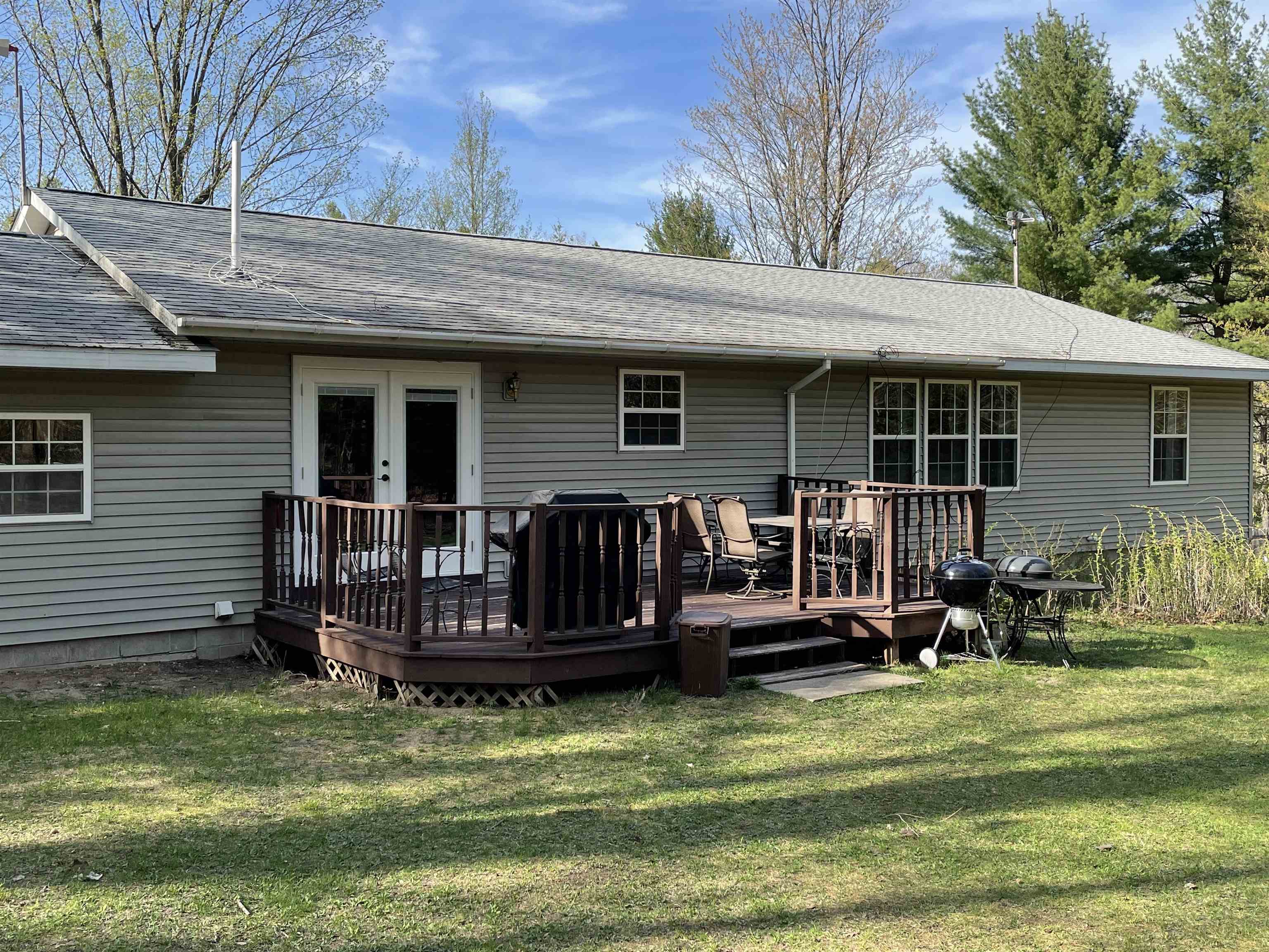 2433 Park Road Mio, MI 48647 - Photo 4 of 44 1899777-3.JPG