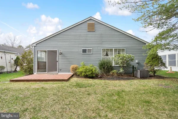 $369,000 | 883 Westminster Drive North, Southampton, NJ 08088