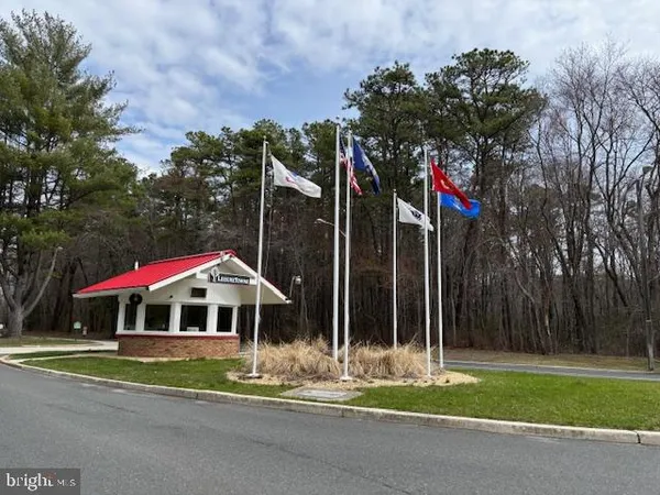 $369,000 | 883 Westminster Drive North, Southampton, NJ 08088