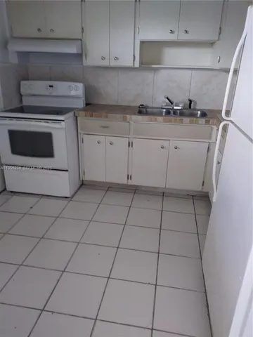 $2,000 | 9760 Southwest 184th Street, Unit 15D, Cutler Bay, FL 33157