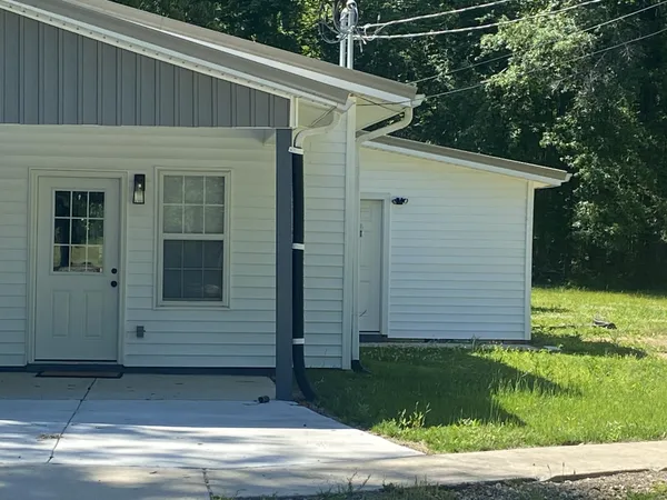 $1,100 | 34 B State Highway 20, Summertown, TN 38483