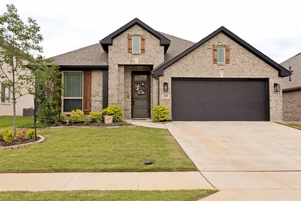 $349,000 | 228 Shawnee Trail, Alvarado, TX 76009