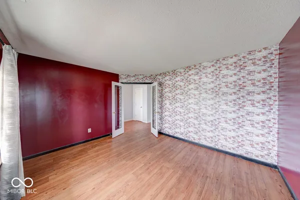 $350,000 | 1125 Central Park Boulevard North, Greenwood, IN 46143