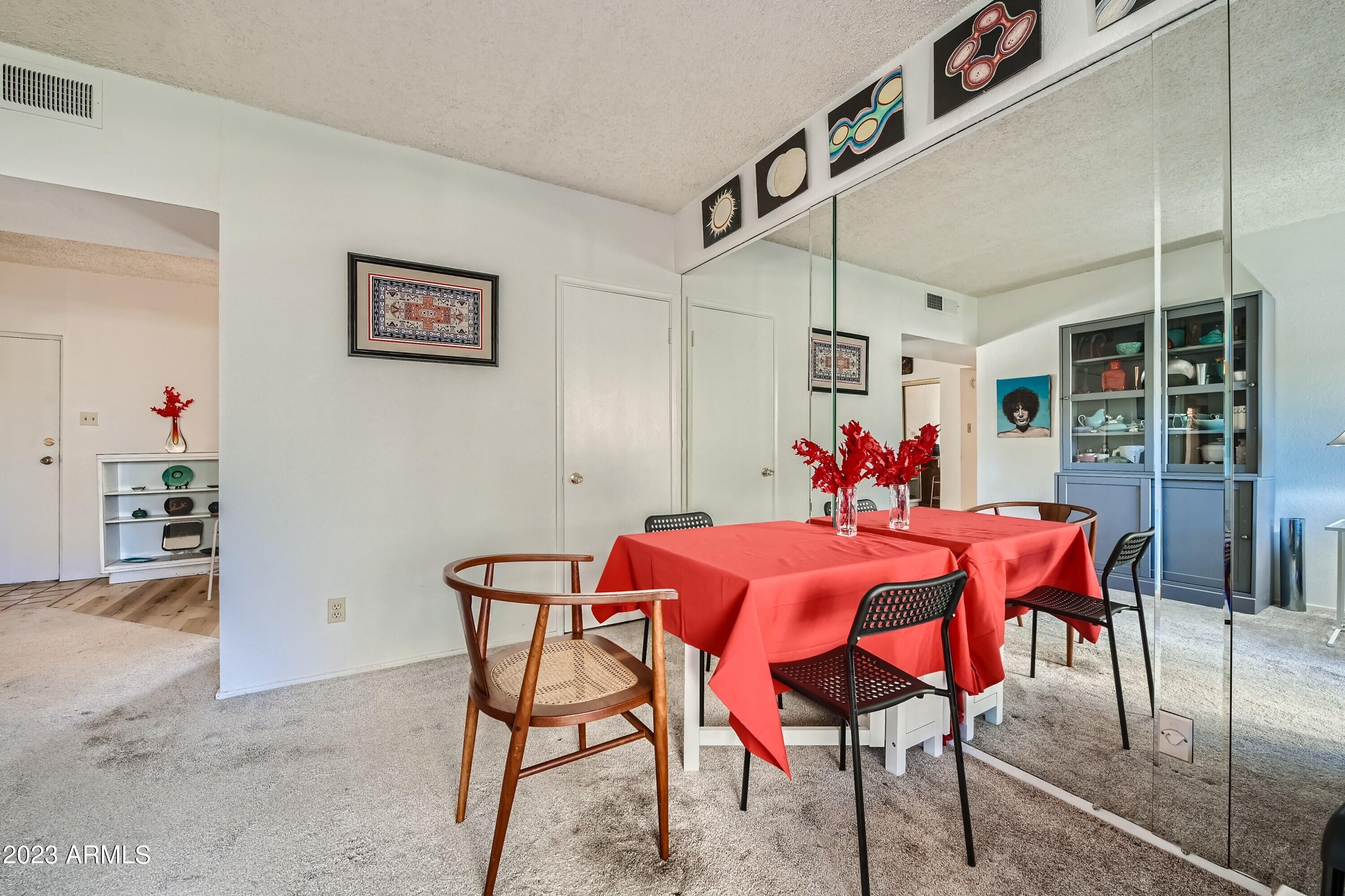 349 East Thomas Road, Unit E204 Phoenix, AZ 85012 - Photo 6 of 12 Breakfast Area