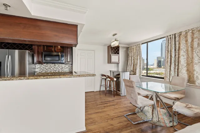 $195,000 | 3525 Sage Road, Unit 1204, Houston, TX 77056