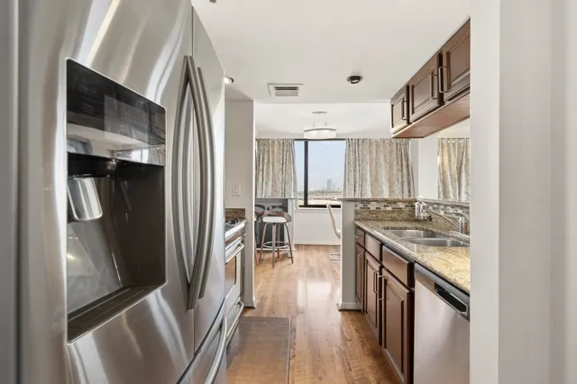 $195,000 | 3525 Sage Road, Unit 1204, Houston, TX 77056