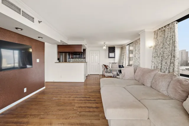 $195,000 | 3525 Sage Road, Unit 1204, Houston, TX 77056