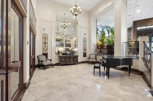 $195,000 | 3525 Sage Road, Unit 1204, Houston, TX 77056