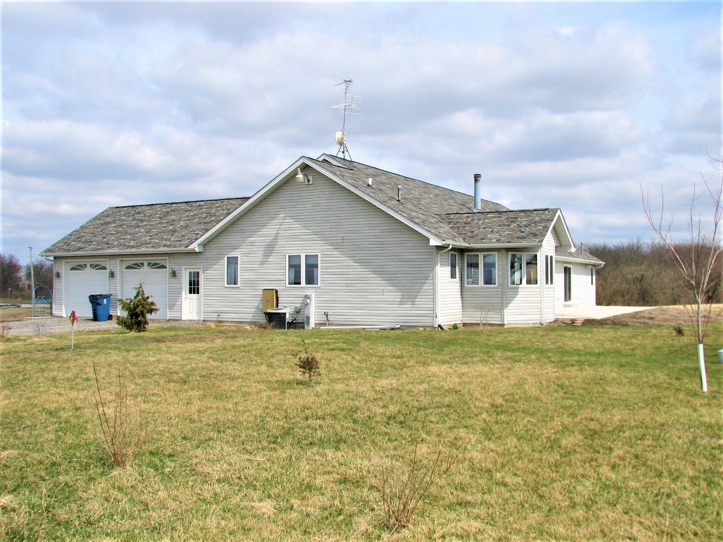 3025 West Goodfarm Road Dwight, IL 60420 - Photo 7 of 51