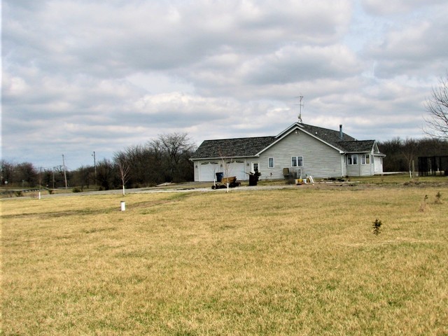 3025 West Goodfarm Road Dwight, IL 60420 - Photo 9 of 51