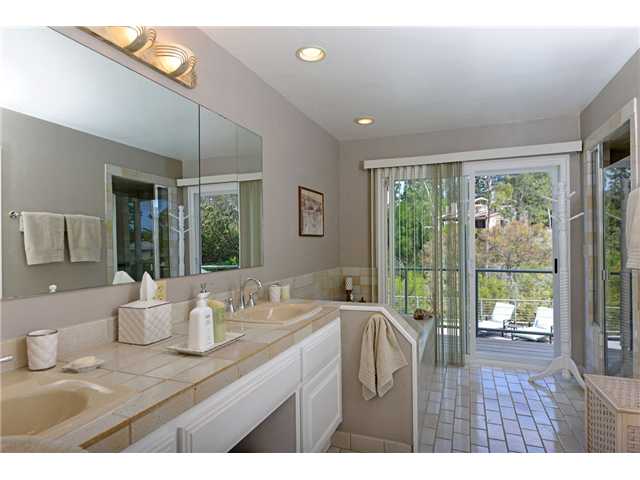 1372 Rodeo Drive La Jolla, CA 92037 - Photo 12 of 19