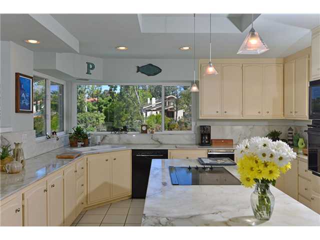 1372 Rodeo Drive La Jolla, CA 92037 - Photo 5 of 19