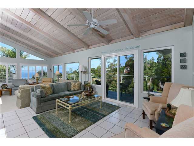 1372 Rodeo Drive La Jolla, CA 92037 - Photo 7 of 19