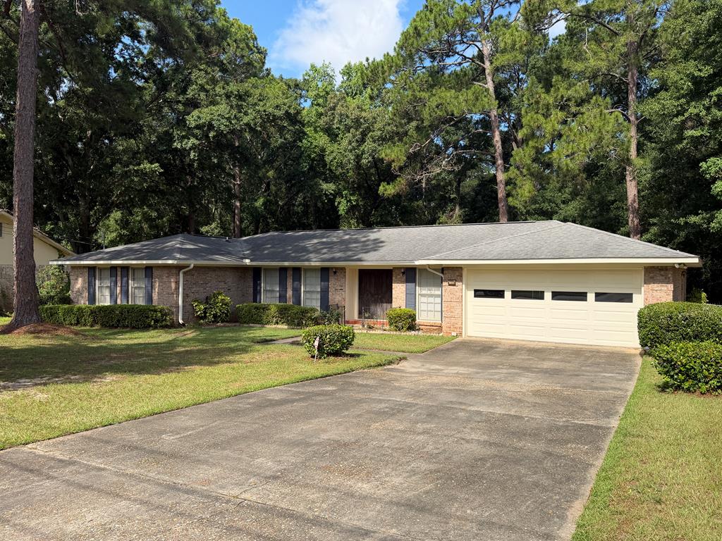 1308 Cambridge Road Dothan, AL 36305 - Photo 1 of 5 Main View