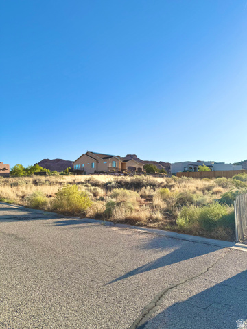 2233 Rio Verde Moab, UT 84532 - Photo 2 of 4