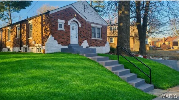 $148,500 | 4209 Edgewood Boulevard, Northwoods, MO 63121