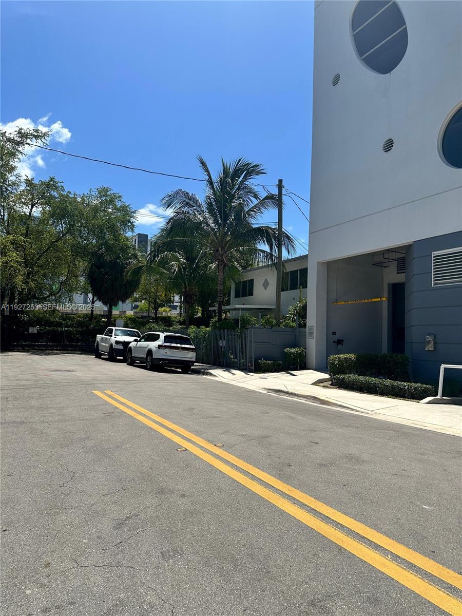 364 Southwest 11th Street Miami, FL 33130 - Photo 6 of 61