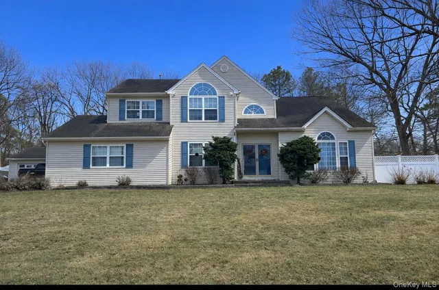 $749,999 | 2 Daylilly Court, Middle Island, NY 11953