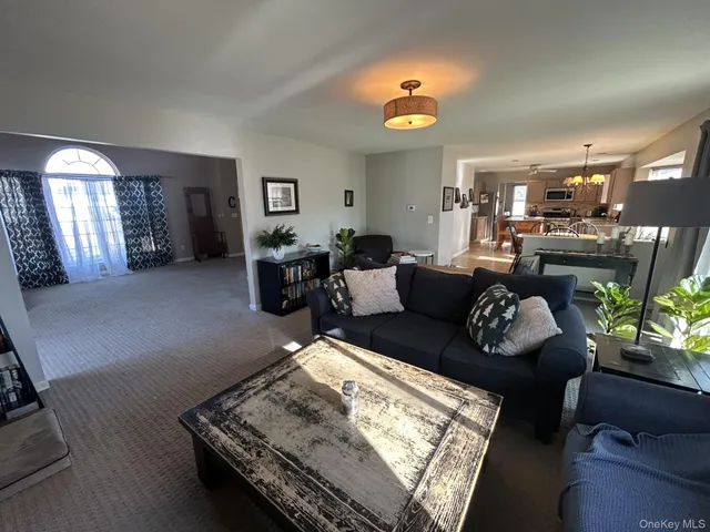 $749,999 | 2 Daylilly Court, Middle Island, NY 11953