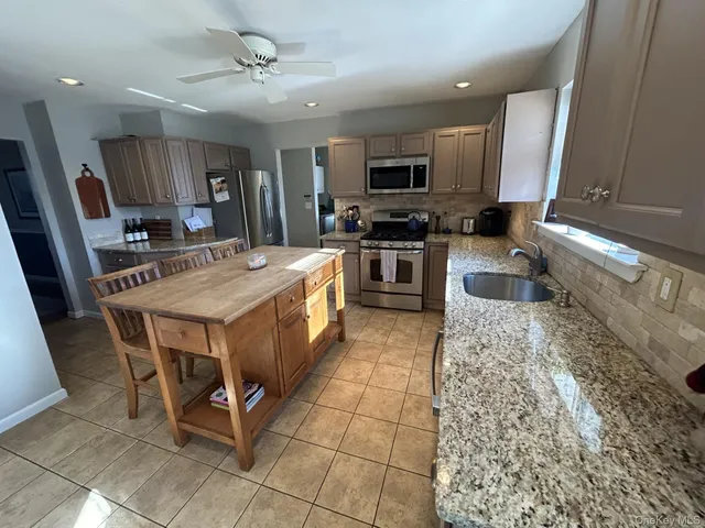 $749,999 | 2 Daylilly Court, Middle Island, NY 11953