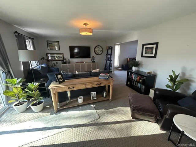 $749,999 | 2 Daylilly Court, Middle Island, NY 11953