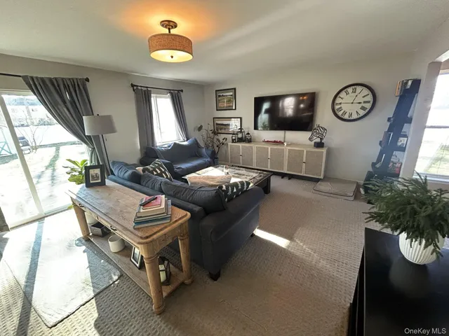 $749,999 | 2 Daylilly Court, Middle Island, NY 11953