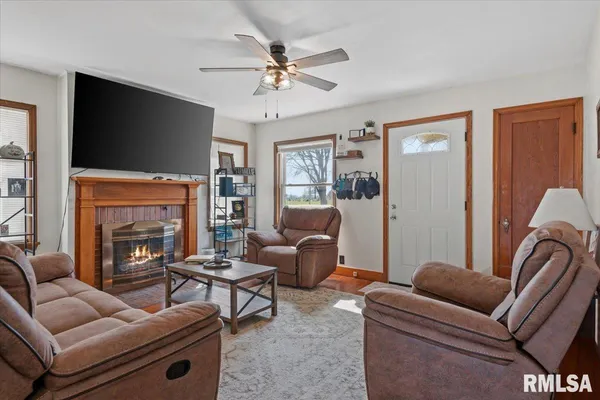 $125,000 | 359 East Tremont Street, Waverly, IL 62692