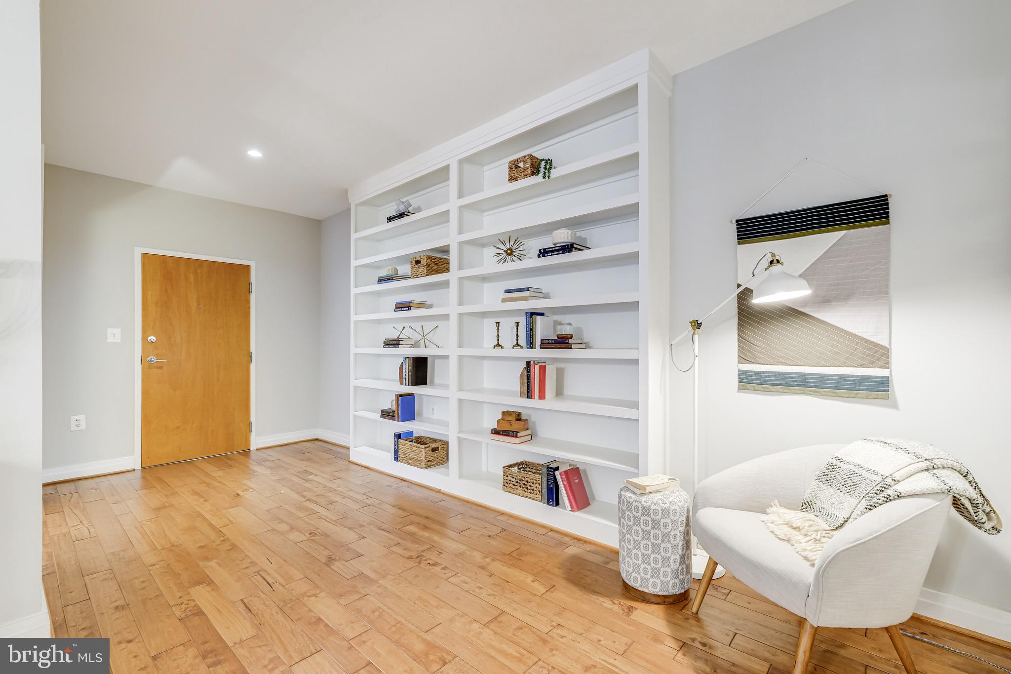 1801 Wyoming Avenue Northwest, Unit 22 Washington, DC 20009 - Photo 3 of 22 Spacious foyer