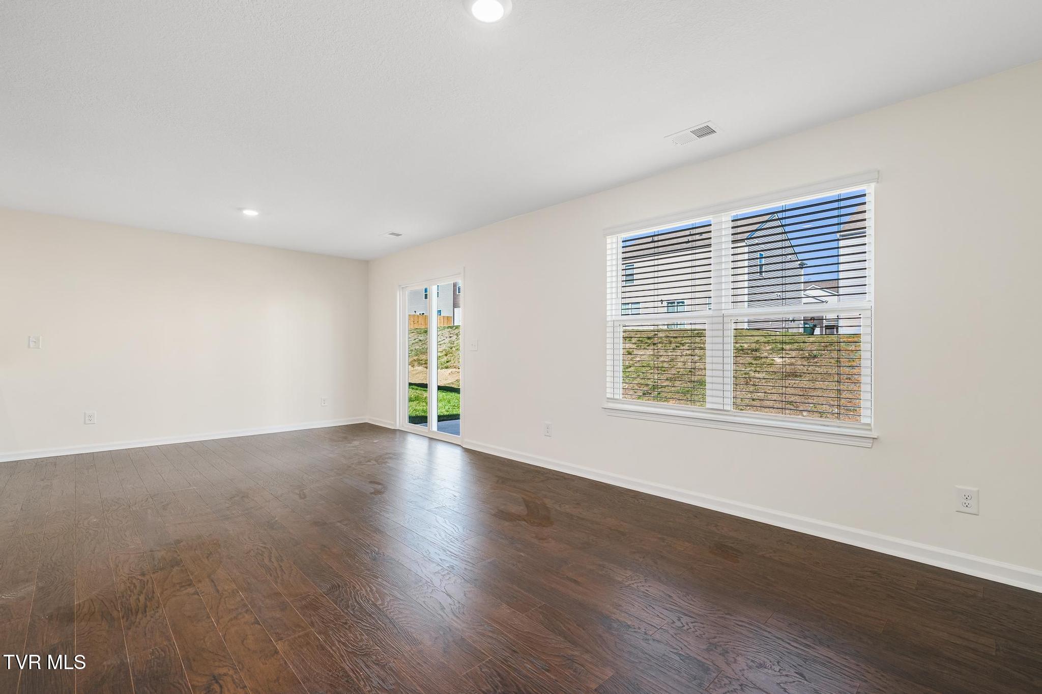 1038 Persimmon Hollow Greeneville, TN 37745 - Photo 14 of 37 1038 Persimmon Hollow (32 of 41)