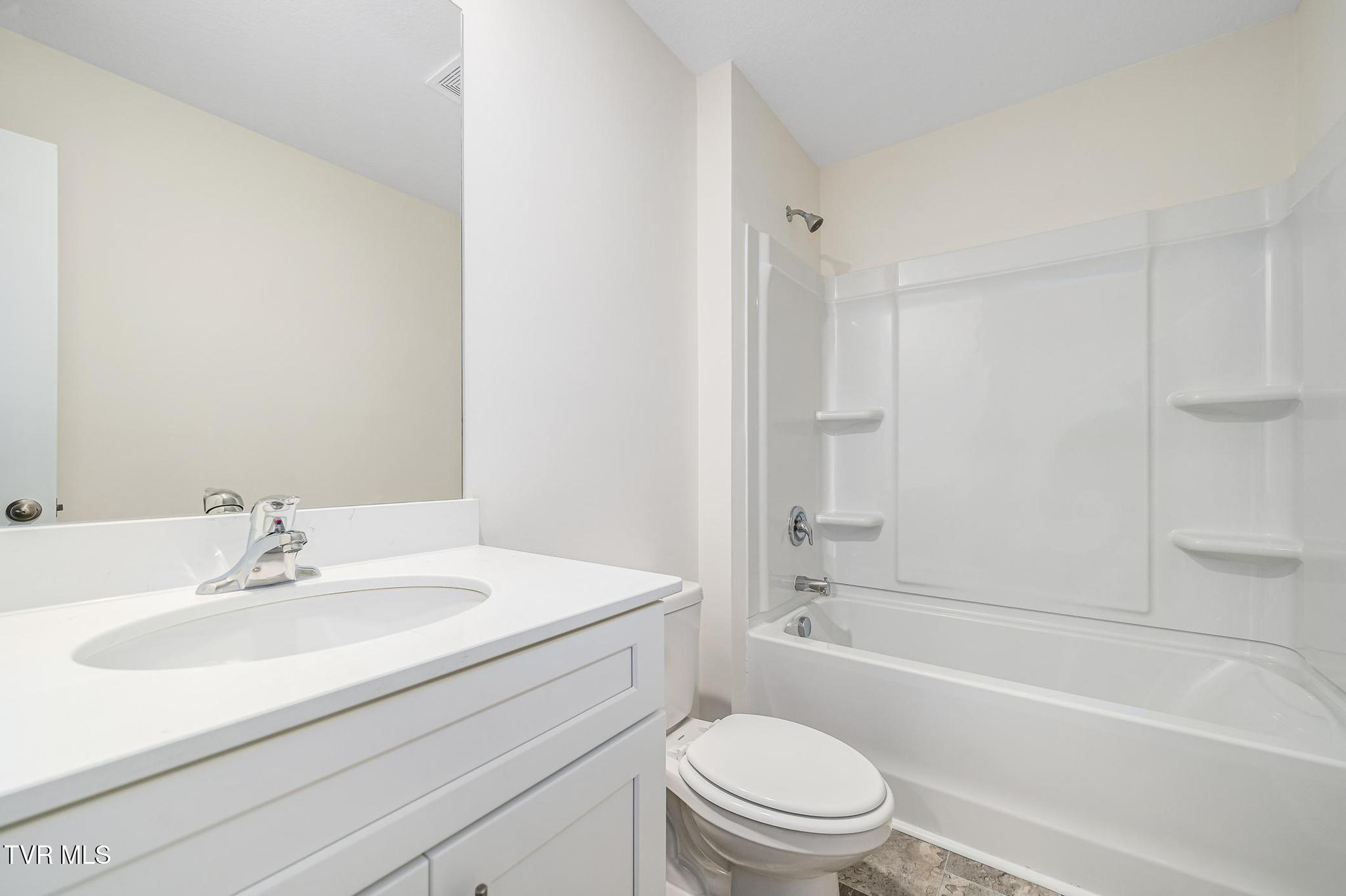 1038 Persimmon Hollow Greeneville, TN 37745 - Photo 18 of 37 1038 Persimmon Hollow (20 of 41)