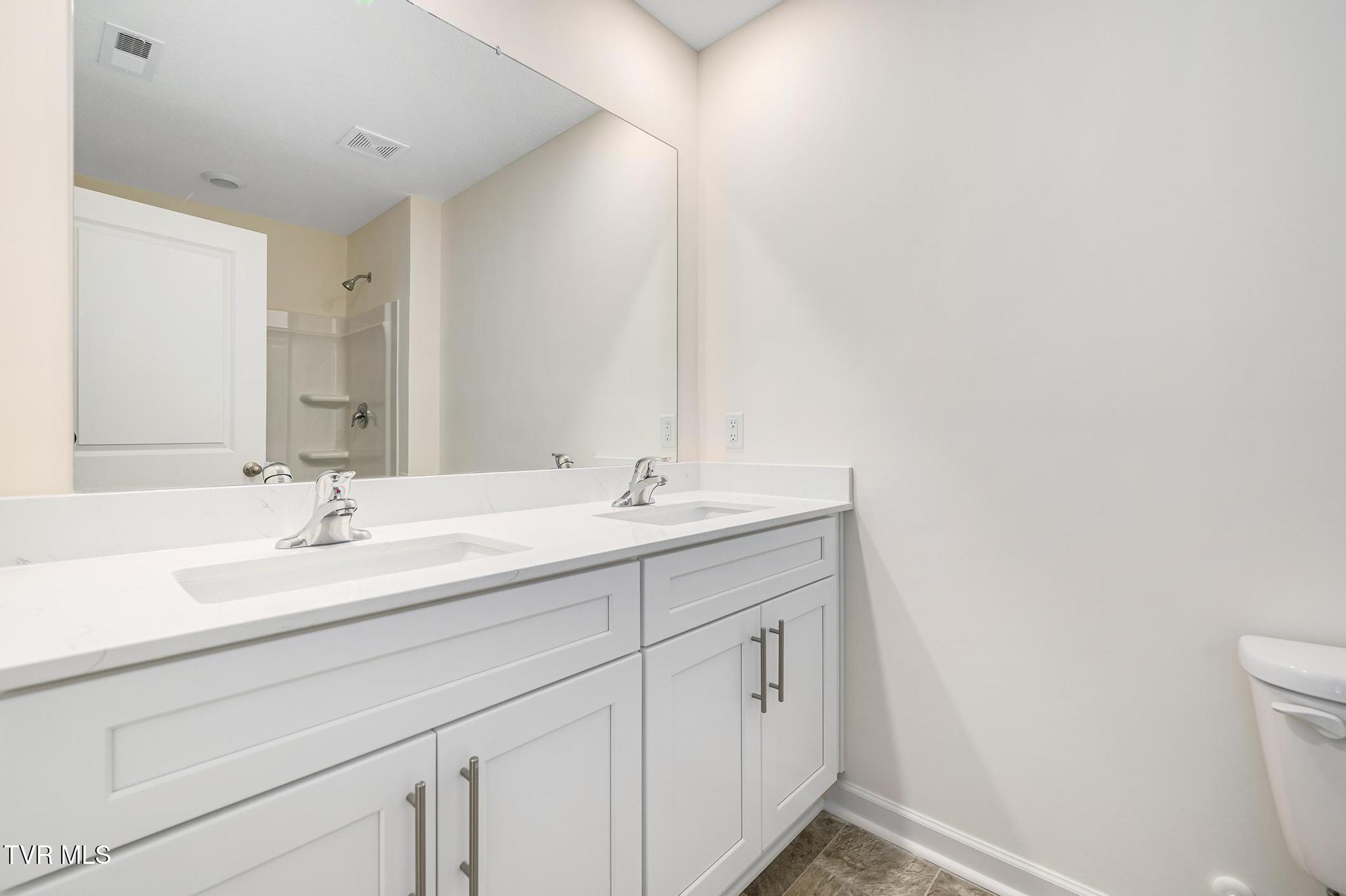 1038 Persimmon Hollow Greeneville, TN 37745 - Photo 28 of 37 1038 Persimmon Hollow (41 of 41)