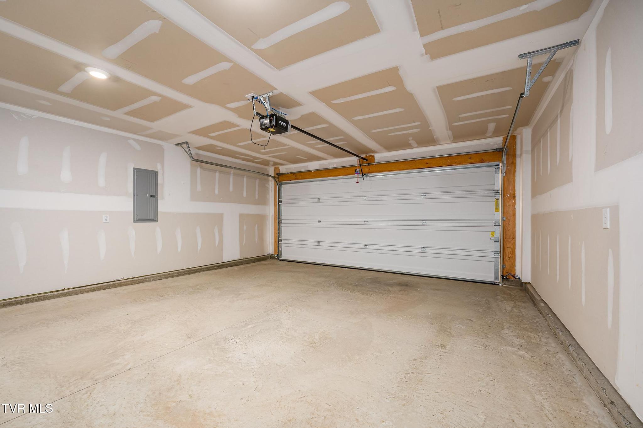 1038 Persimmon Hollow Greeneville, TN 37745 - Photo 29 of 37 1038 Persimmon Hollow (27 of 41)