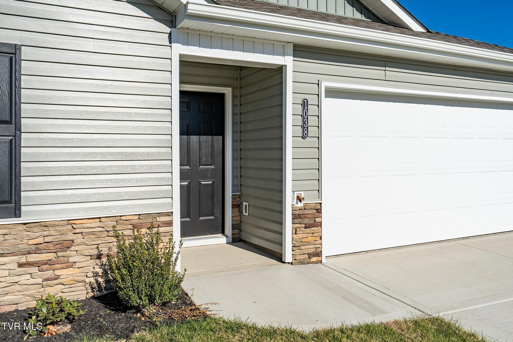 1038 Persimmon Hollow Greeneville, TN 37745 - Photo 3 of 37 1038 Persimmon Hollow (4 of 41)