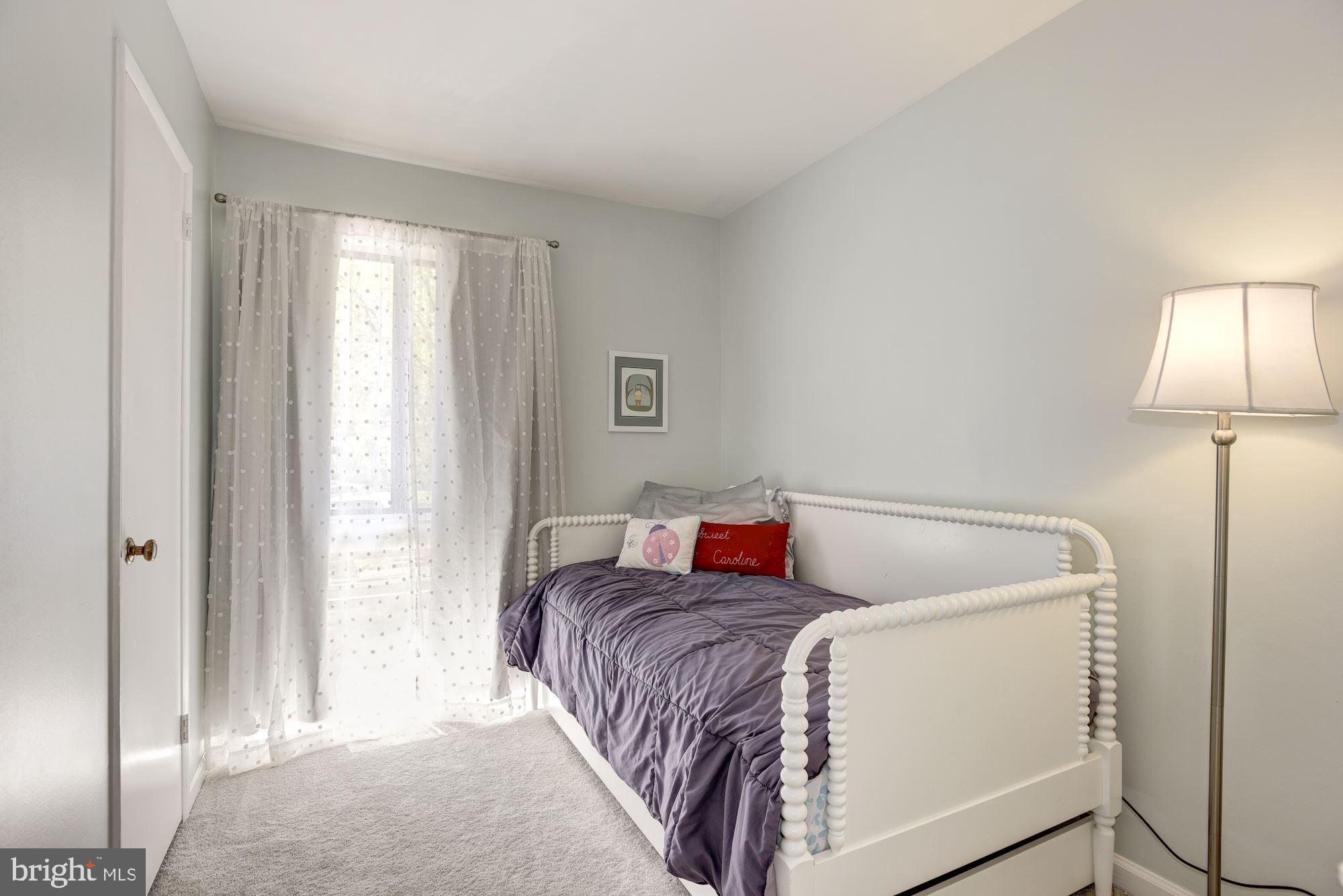 2454 Cloudcroft Square Reston, VA 20191 - Photo 14 of 29 Bedroom #3 _Upper Level